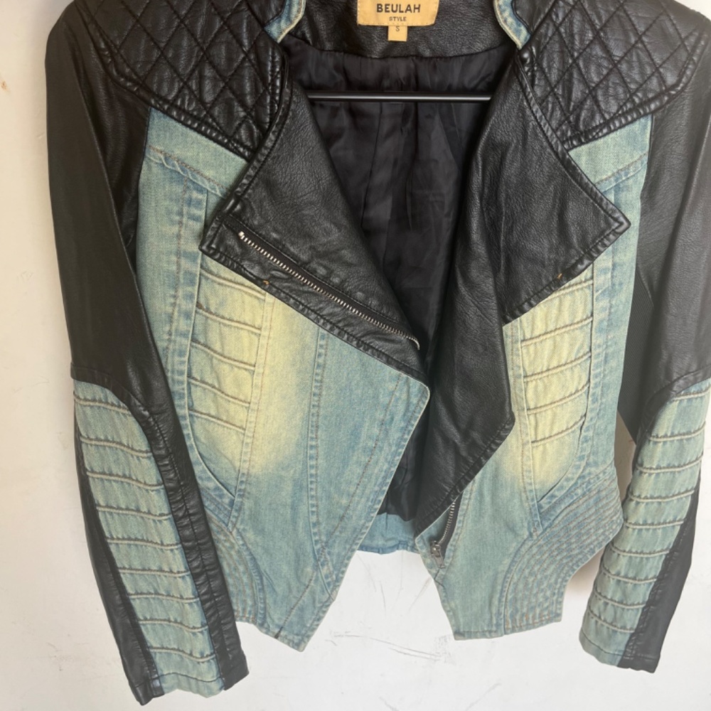 Multiple Jackets - Picture 15 of 16